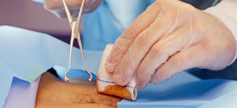 田町で倒れたら生き残れる理由都会の医療拠点が仕掛ける見えない包囲網